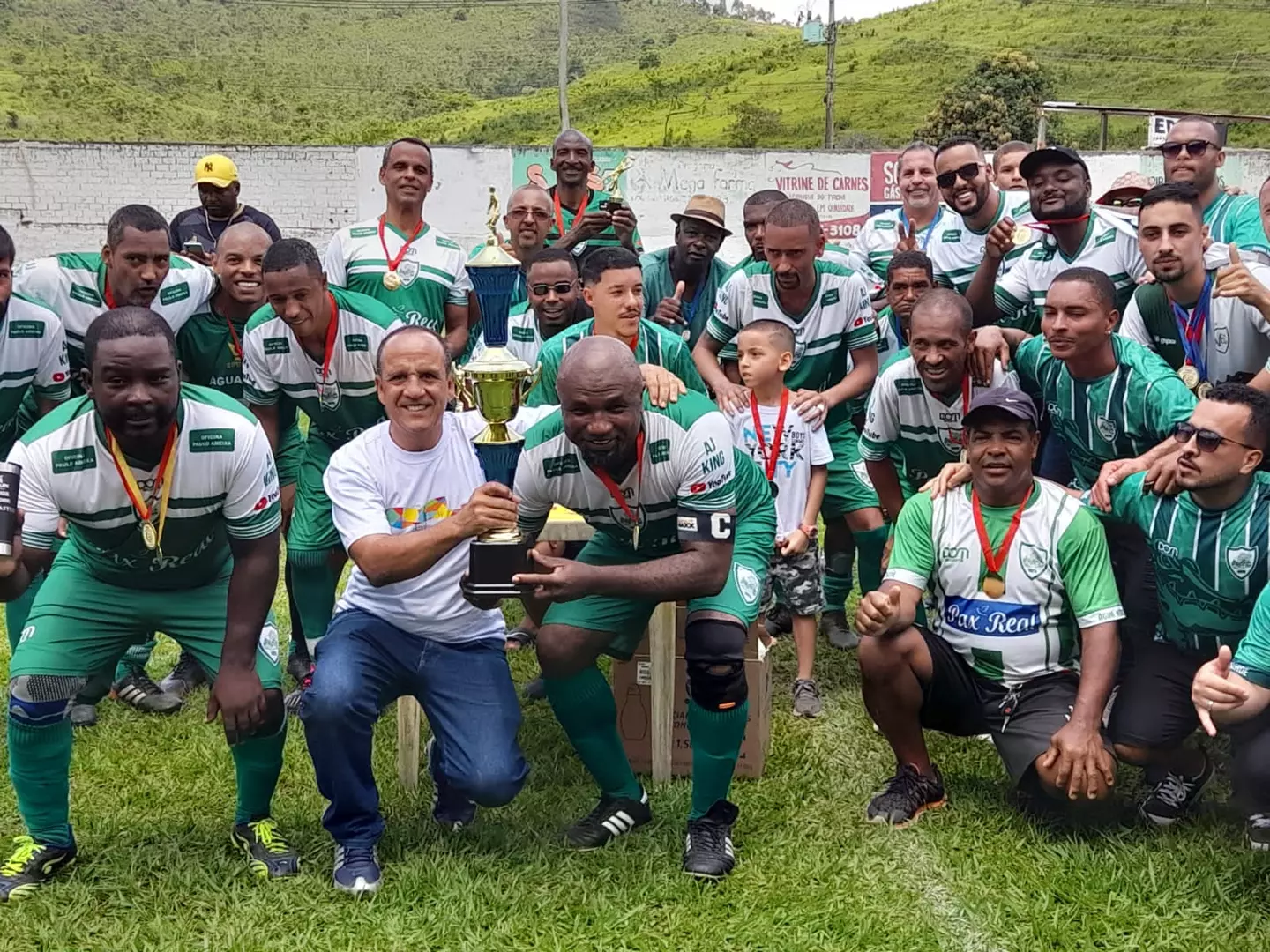 Campeão da Copa Master 2023: Água Verde recebe a “Taça Fernando Faria Rocha” em Santos Dumont